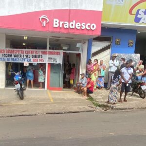 Leia mais sobre o artigo Clientes insatisfeitos com o Bradesco de Camamu; Sindicato cobra melhorias há um ano e meio