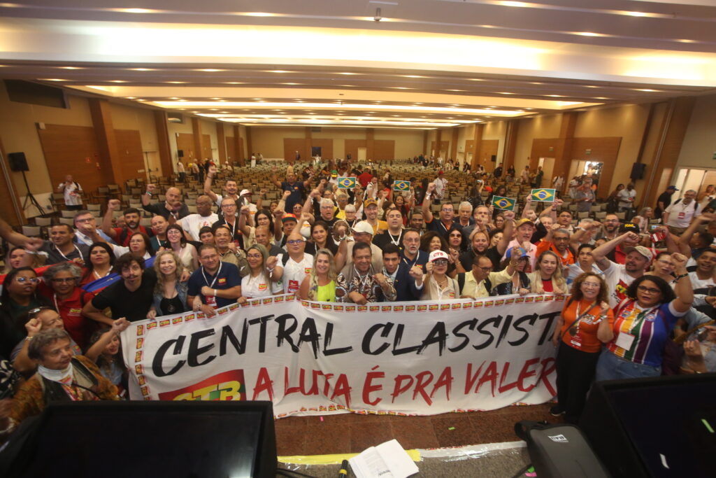 Leia mais sobre o artigo 6º Congresso da CTB reelege Adilson Araújo e divulga Carta de Salvador