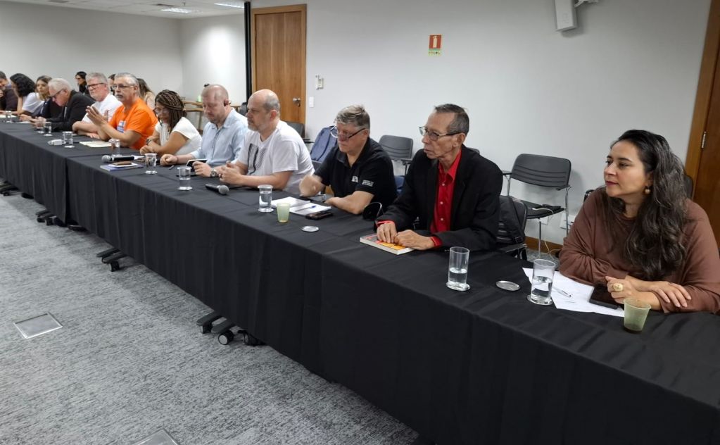 Leia mais sobre o artigo Caixa frustra e não apresenta proposta para o custeio do Saúde Caixa