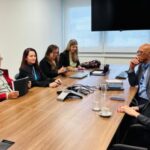 Empregados entregam abaixo-assinado por mudanças no Super Caixa