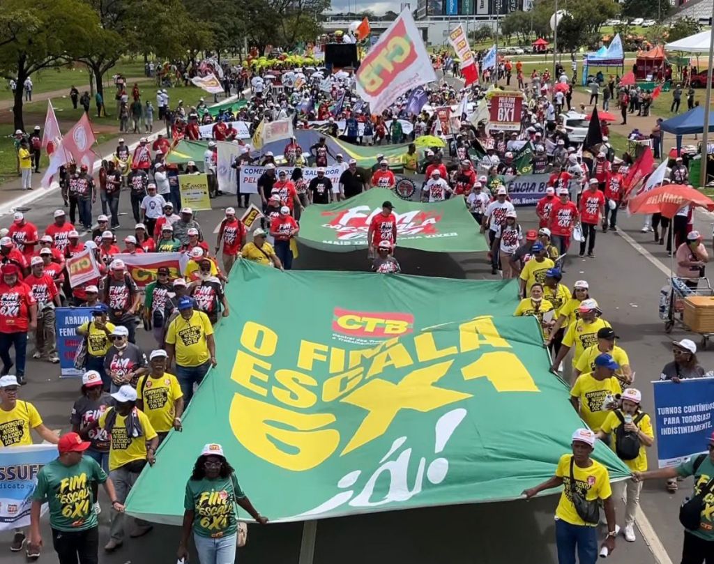 Leia mais sobre o artigo Bancários da Bahia e Sergipe participam da Marcha da Classe Trabalhadora em Brasília